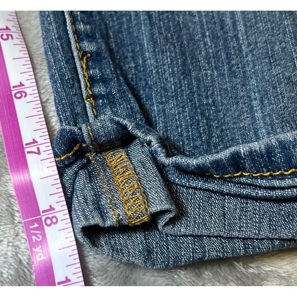 Vigoss Cuffed Hem Capri Jeans Womens Size 7 Blue Denim Distressed Casual - Picture 11 of 16